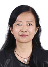 微笑的女人
描述已自动生成