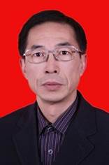 男人戴着眼镜
描述已自动生成